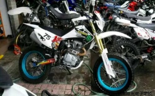 �߼�����Ħ�г��綯��ά��ʵս��